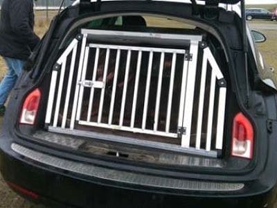 Eine maßgefertigte Hundebox. 